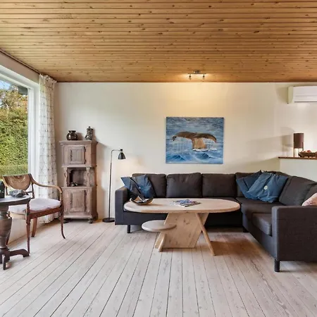 2 Bedroom Beautiful In Follenslev