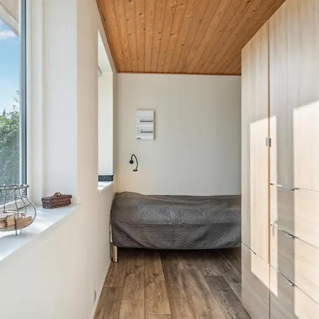 2 Bedroom Beautiful In Follenslev